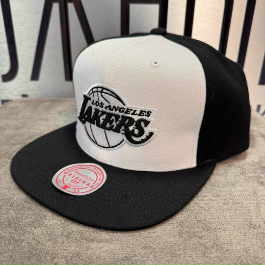 Кепка MITCHELL & NESS Front Post Snapback Los Angeles Lakers White Black